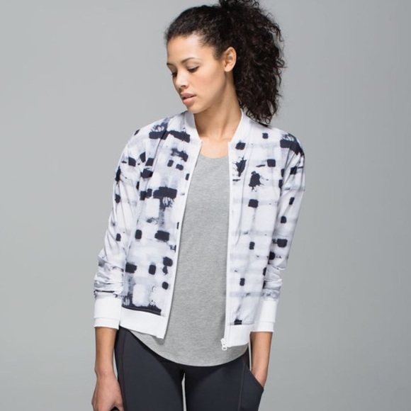 lululemon noir jacket